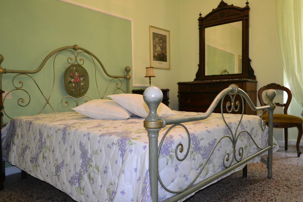Corte Palazzo Picedi Benettini Sarzana Pokój zdjęcie